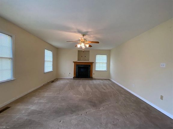 3rd image of 606 Canteberry Ln
