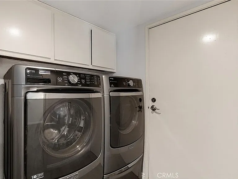 11107 Arminta St — Photo 25