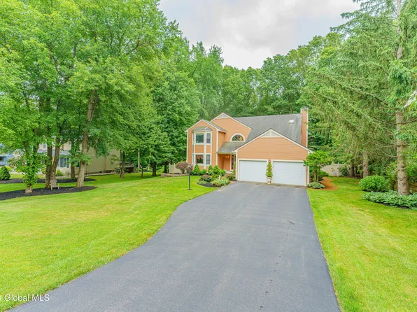 25 Orchard Park Drive, Clifton Park, NY 12065