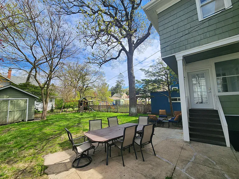 246 Maple Ave — Photo 17