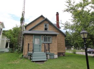 919 4th St, Three Rivers, MI 49093