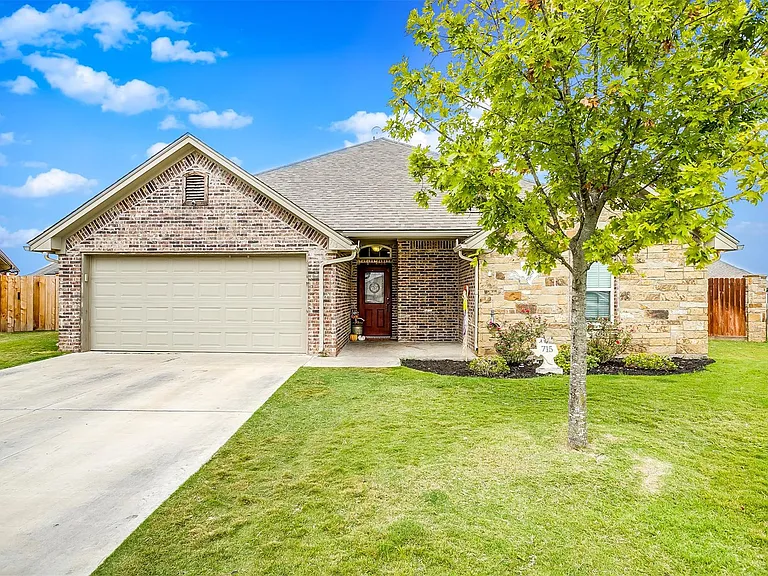 715 Denali Ct — Photo 1