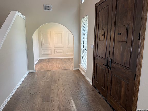 2nd image of 1202 Hymeadow