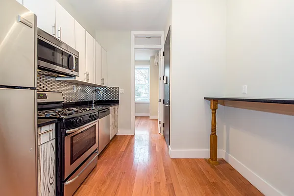 Rented by Nooklyn NYC LLC | media 31