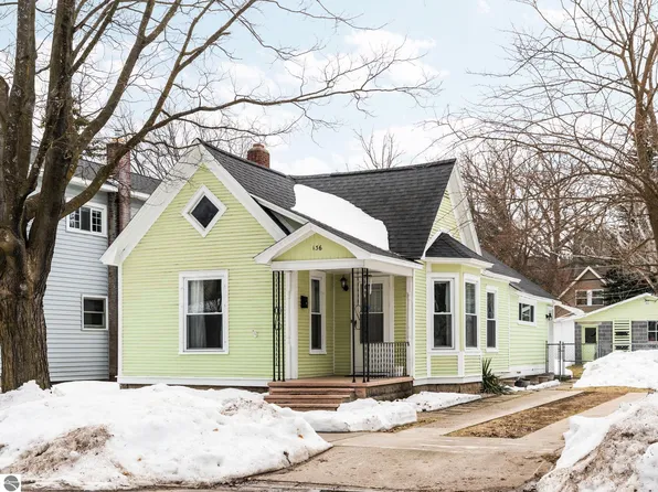 136 E 15th St, Traverse City, MI 49684