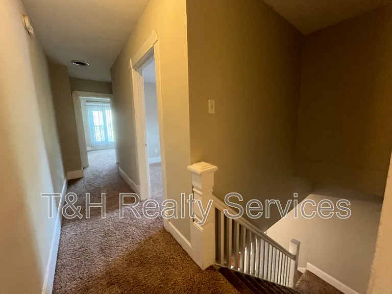 1531 Sturm Ave — Photo 18