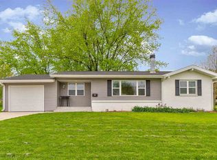 321 W Van Buren St, Washington, IA 52353