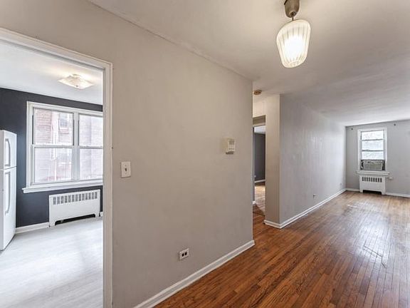5th image of 3011 Parsons Blvd APT 3A