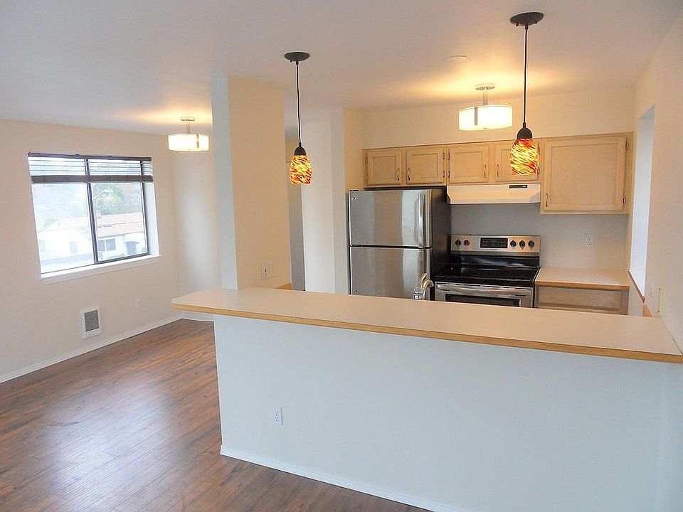 Living room/ kitchen