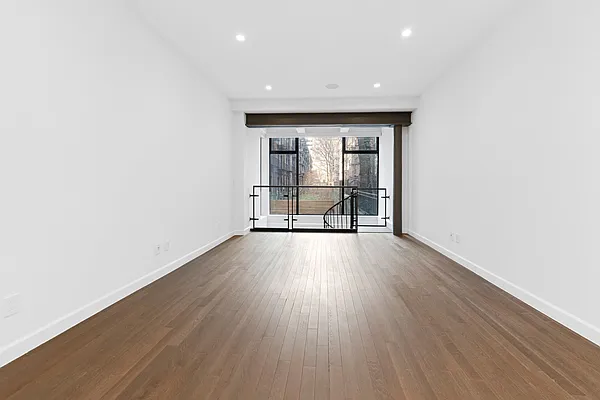 Rented by Compass | media 25