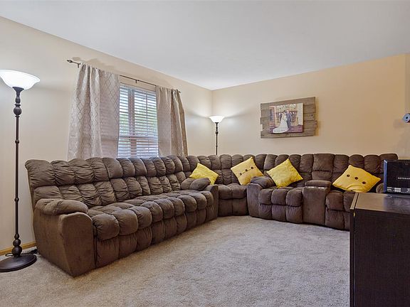 3rd image of 5109 Valentine Pl