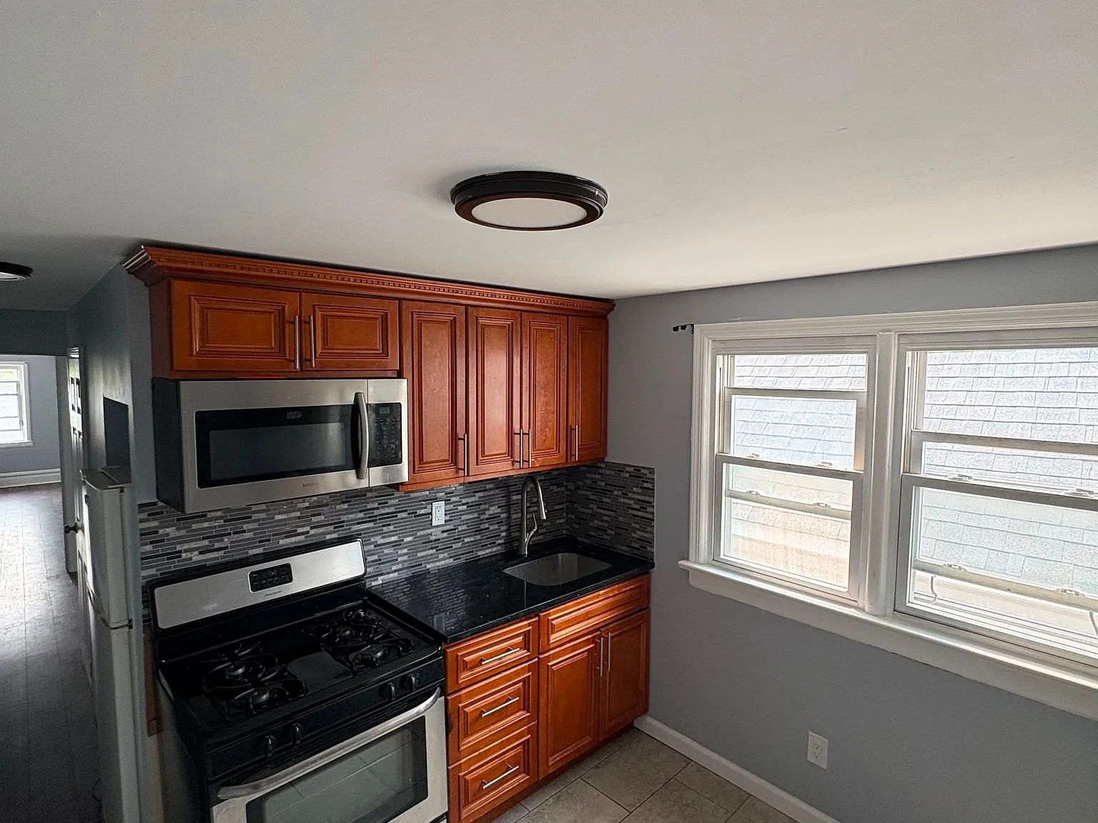 2 bed, 1.0 bath, $2,300 — Photo 2