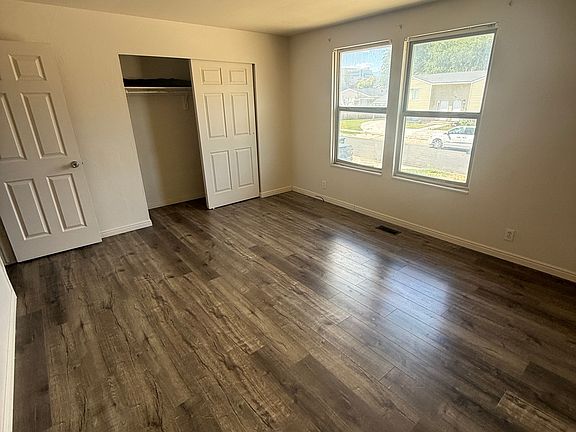 3rd image of 3419 S Mockingbird Way