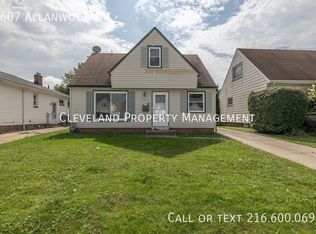 5607 Allanwood Dr, Cleveland, OH 44129