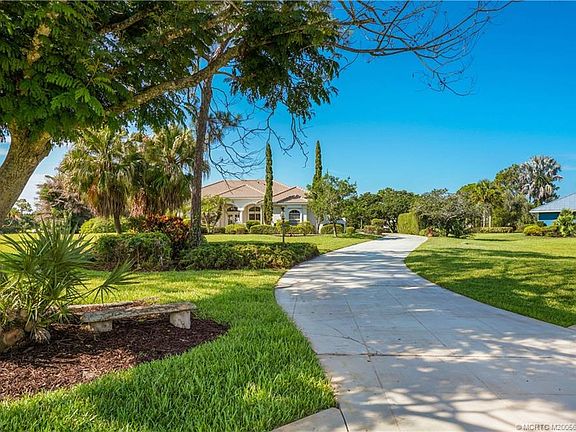 2nd image of 5034 SW Bermuda Way