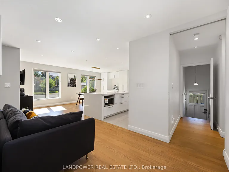 48 Marowyne Dr — Photo 5