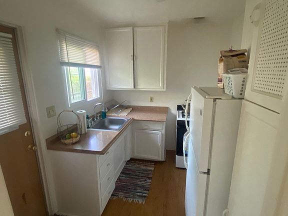 4th image of 2233 Garnet Ave