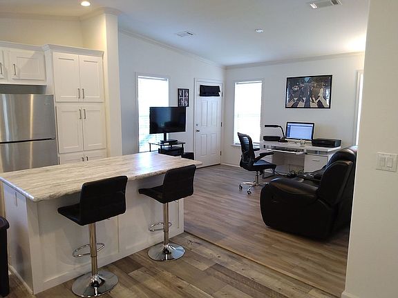 3rd image of 1280 Lakeview Rd #208