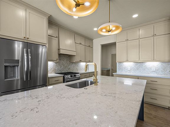 5th image of 5710 NE Minnow Ln