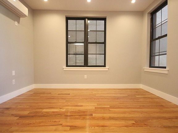 5th image of 81 Carlton Ave APT 3
