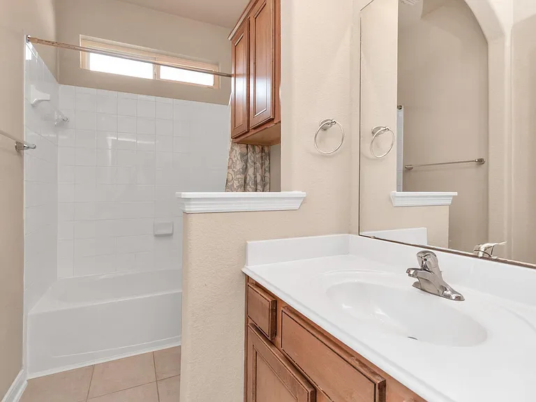 6630 Larocke Trl — Photo 40