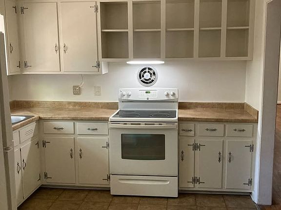 5th image of 90 Normandy Ln
