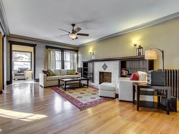 2nd image of 1138 E Hyde Park Blvd APT 1C