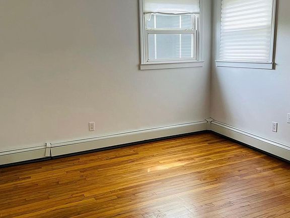 4th image of 530 Tysens Ln #1A