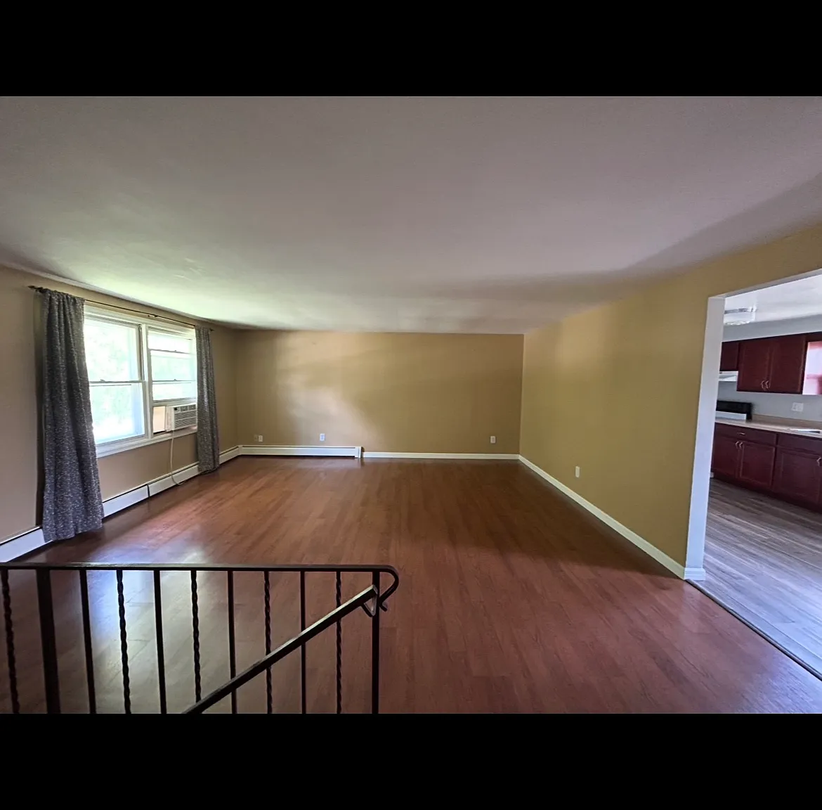 2 bed, 1.5 bath, 1250 sqft, $1,400 — Photo 3