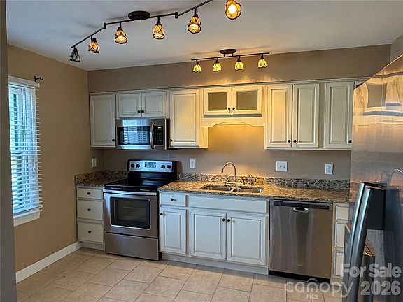 4th image of 2705 N Center St APT 46