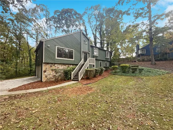 3298 Drummond Dr, Stone Mountain, GA 30087