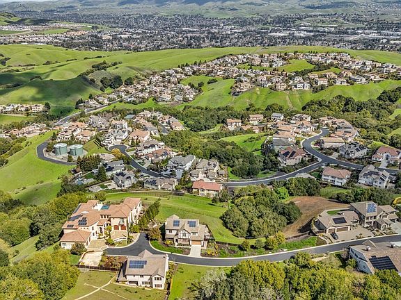 5th image of 125 Wittenham Ct