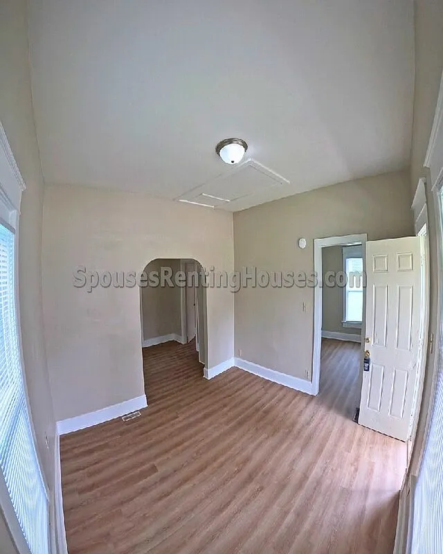 2 bed, 1.0 bath, $850 — Photo 4