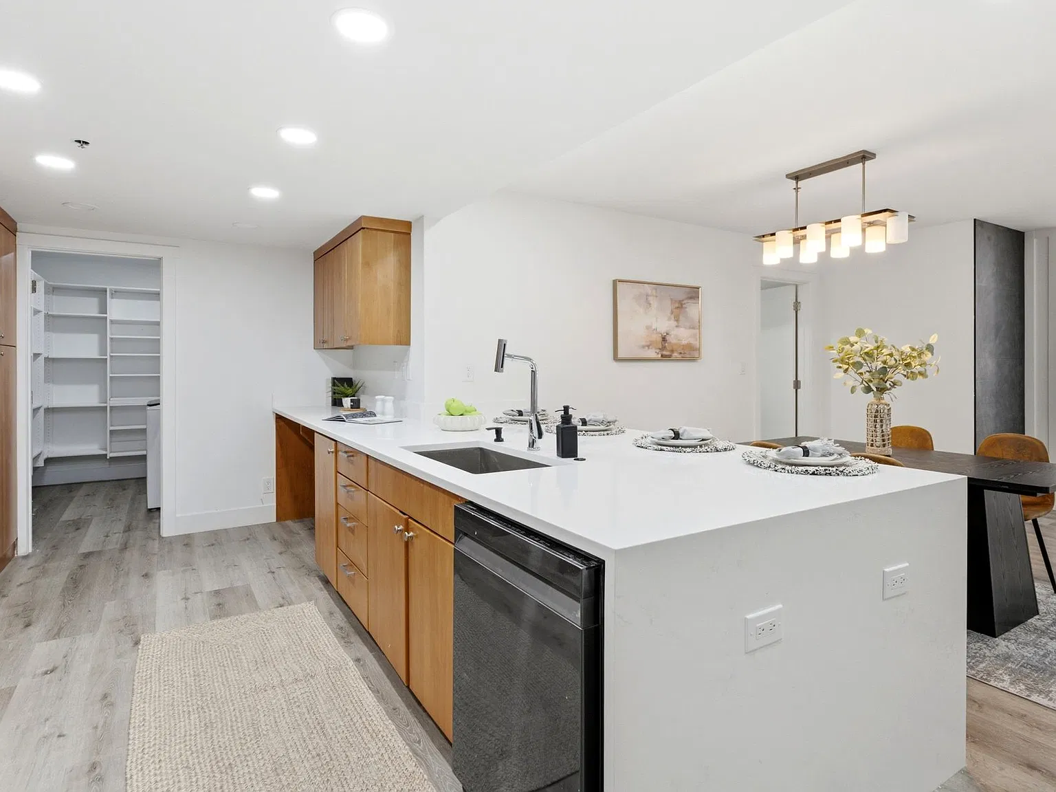 2 bed, 1510 sqft, $2,500 — Photo 4