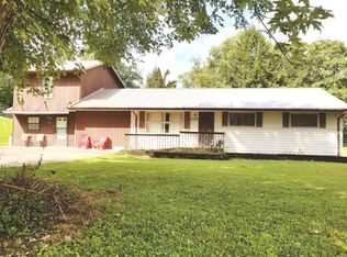426 Claiborne Rd, La Follette, TN 37766