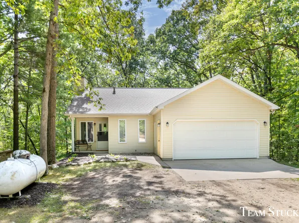 6790 Nineteen Mile Rd NE, Cedar Springs, MI 49319