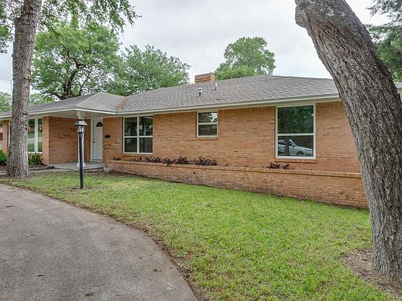4th image of 705 Glen Arbor Dr