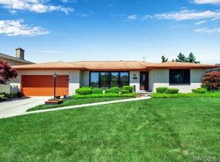 308 Pine Ridge Rd, Buffalo, NY 14225