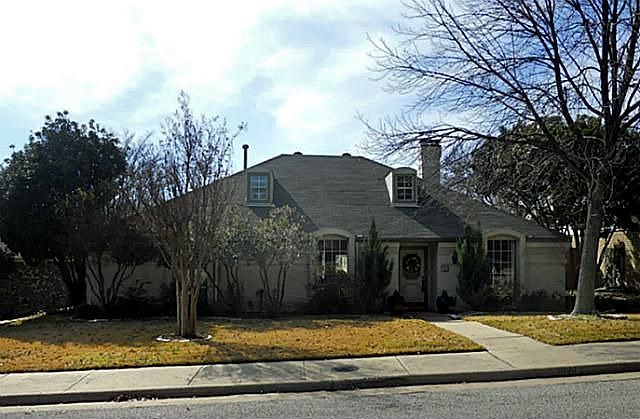 1st image of 9050 Woodhurst Dr
