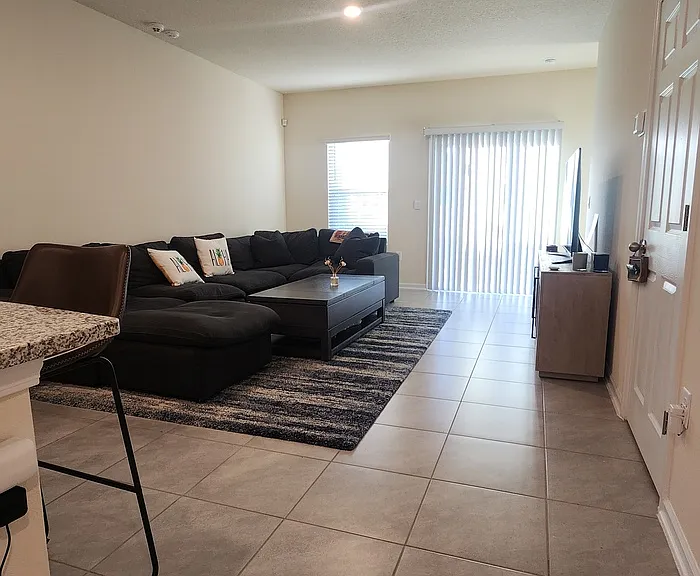 37 Temple Dr — Photo 9