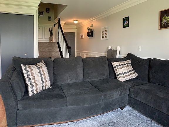 3rd image of 25209 Shannon Dr