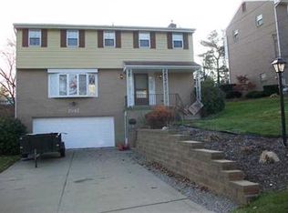 7067 Lawrence Dr, Bethel Park, PA 15102