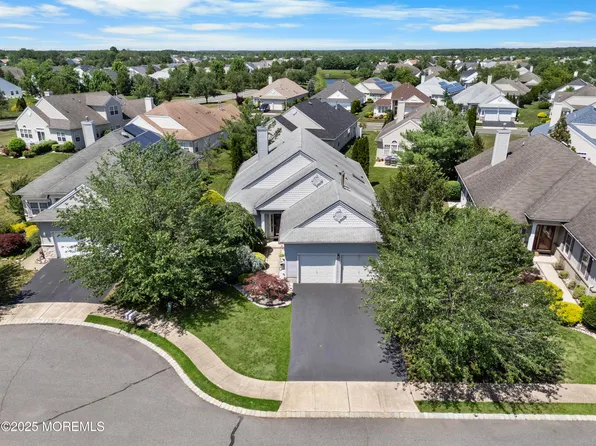 6 Boticelli Court, Manchester, NJ 08759