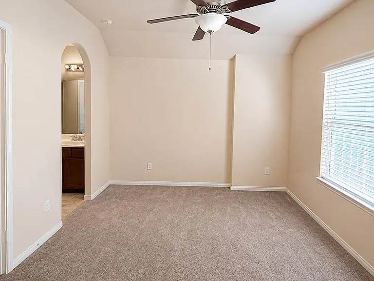 7827 Mesquite Manor Ln — Photo 13