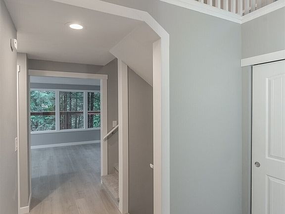 5th image of 16 Valley View Circle