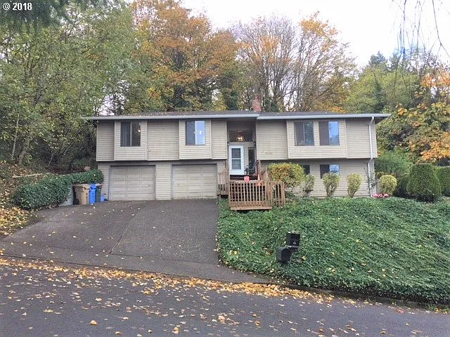 16555 SE Sunridge Ln photo 1