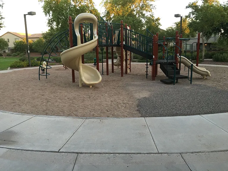 2048 W Monte Cristo Ave — Photo 12