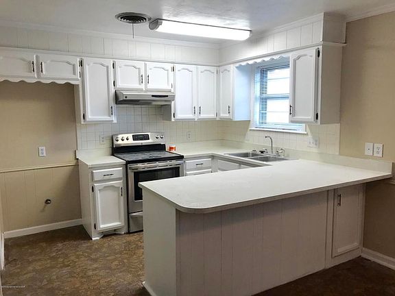 5th image of 1015 Shelley Dr