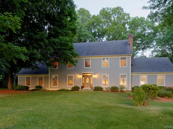 107 Moffat Road, Washingtonville, NY 10992