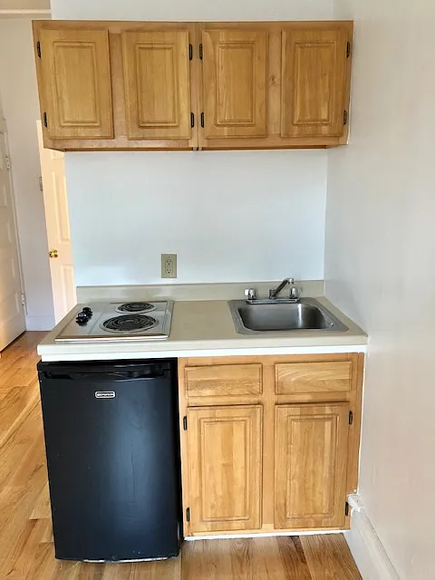 Studio, $2,095 — Photo 4